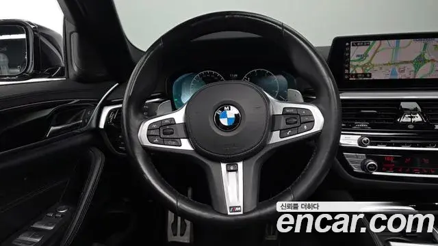 BMW 5 Series 2019 — Фото 13/20