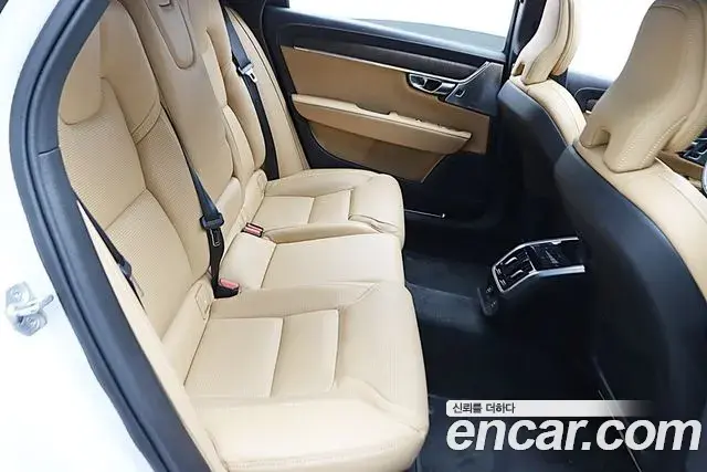 Volvo S90 2021 — ფოტო 18/20