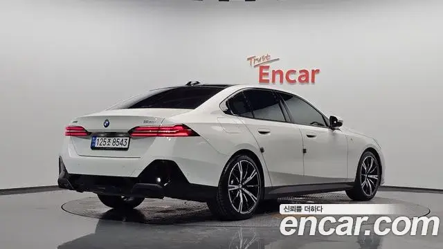 BMW 5 Series 2024 — Şəkil 20/37