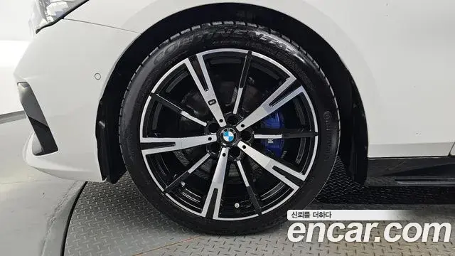 BMW 5 Series 2024 — Şəkil 9/37