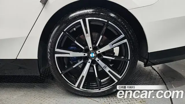 BMW 5 Series 2024 — Şəkil 4/37