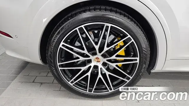 Porsche Cayenne 2025 — Şəkil 13/20