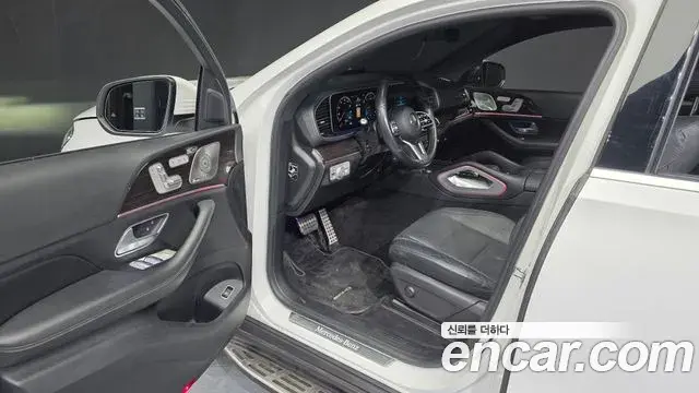 Mercedes-Benz GLE-Class 2021 — Фото 10/20