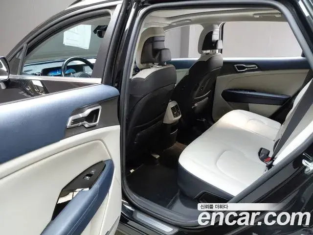 Kia Sportage 2023 — Фото 18/20