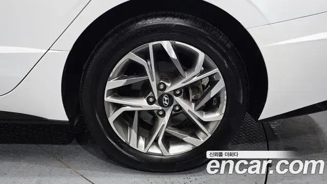 Hyundai Sonata Hybrid 2022 — Şəkil 29/33