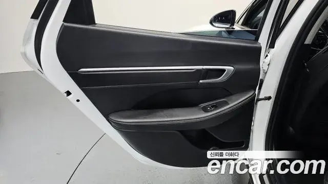 Hyundai Sonata Hybrid 2022 — Şəkil 18/33