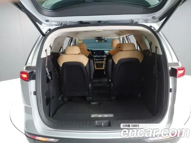 Kia Carnival 2022 — Фото 18/20