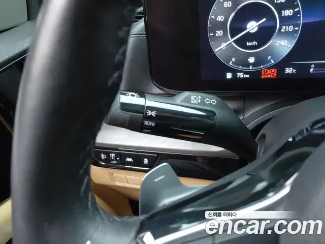 Kia Carnival 2022 — Şəkil 9/29