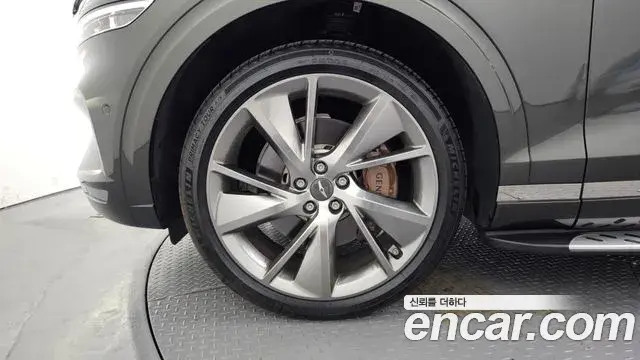 Genesis GV70 2024 — ფოტო 19/34