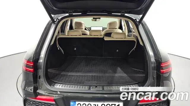Genesis GV70 2024 — ფოტო 13/34