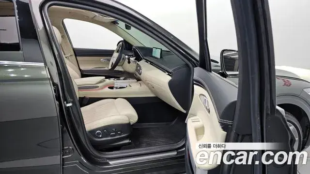 Genesis GV70 2024 — ფოტო 14/34