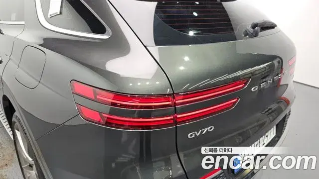Genesis GV70 2024 — ფოტო 16/34