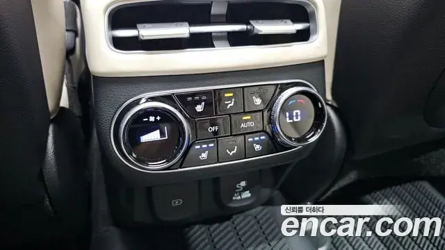 Genesis GV70 2024 — ფოტო 27/34