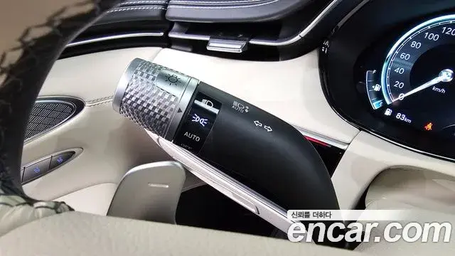 Genesis GV70 2024 — ფოტო 32/34