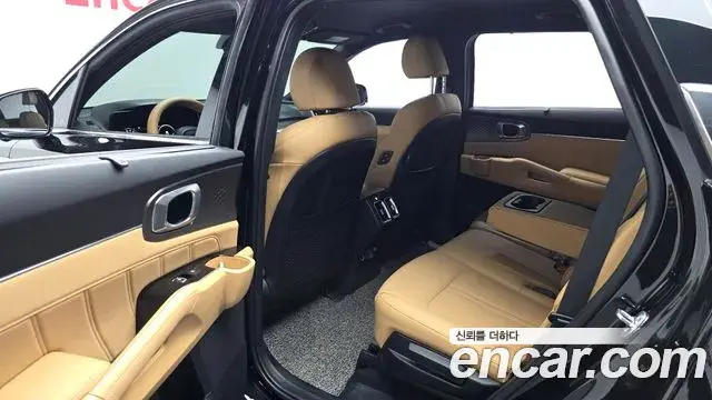 Kia Sorento 2023 — Фото 11/20