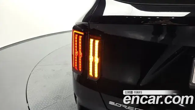 Kia Sorento 2023 — ფოტო 26/34