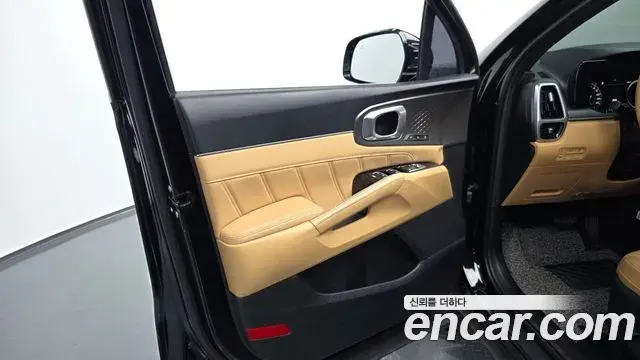 Kia Sorento 2023 — ფოტო 2/34