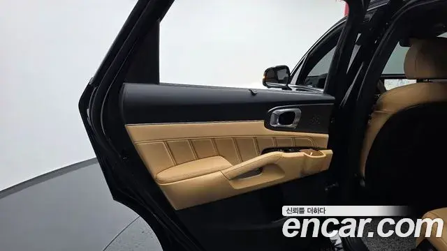 Kia Sorento 2023 — ფოტო 24/34