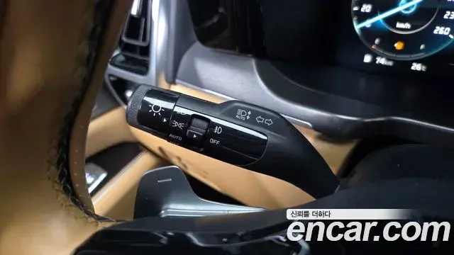 Kia Sorento 2023 — ფოტო 27/34