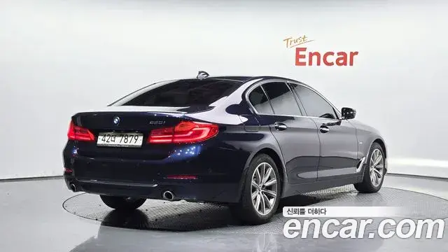 BMW 5 Series 2018 — Фото 2/20