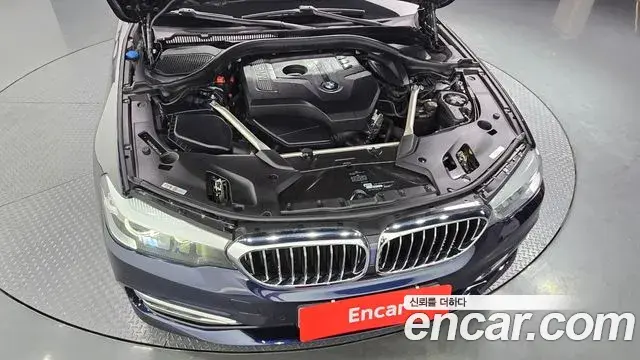 BMW 5 Series 2018 — Фото 6/20
