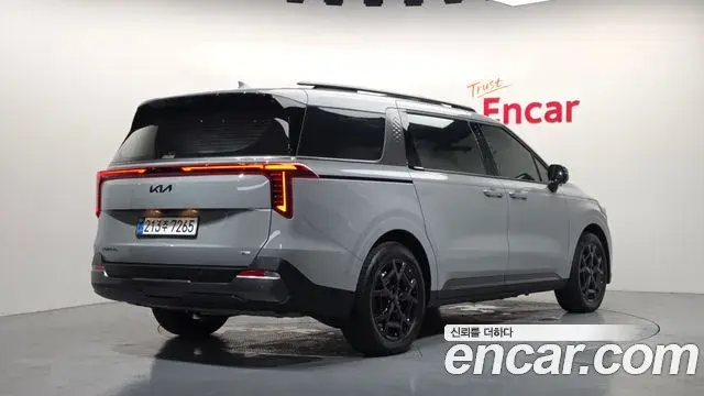 Kia Carnival 2025 — ფოტო 21/35
