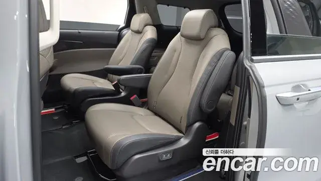 Kia Carnival 2025 — ფოტო 22/35