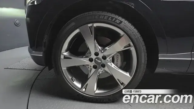 Genesis GV80 2023 — Photo 8/20