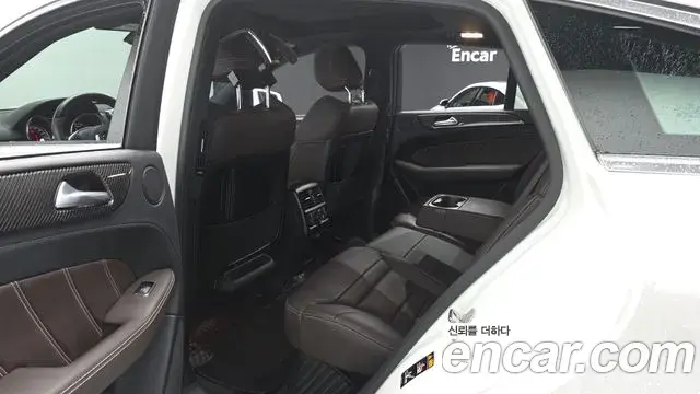 Mercedes-Benz GLE-Class 2019 — Фото 11/20