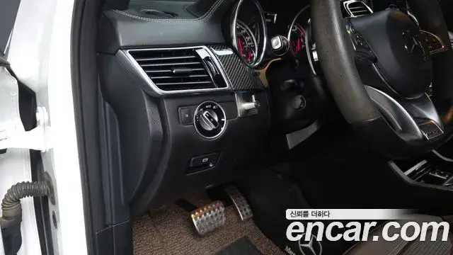 Mercedes-Benz GLE-Class 2019 — Фото 12/20