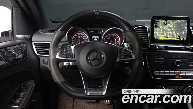 Mercedes-Benz GLE-Class 2019 — Фото 13/20