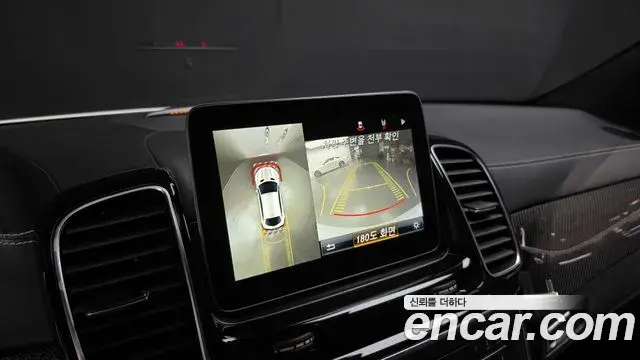 Mercedes-Benz GLE-Class 2019 — Фото 15/20