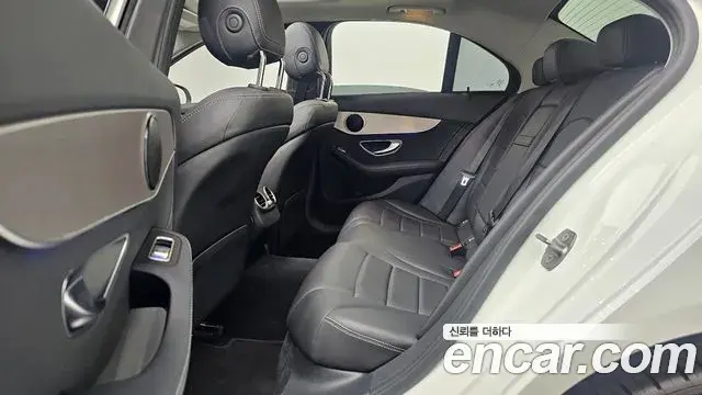 Mercedes-Benz C-Class 2020 — Фото 12/20