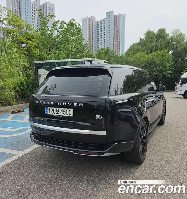 Land Rover Range Rover 2022 — Photo 6/14