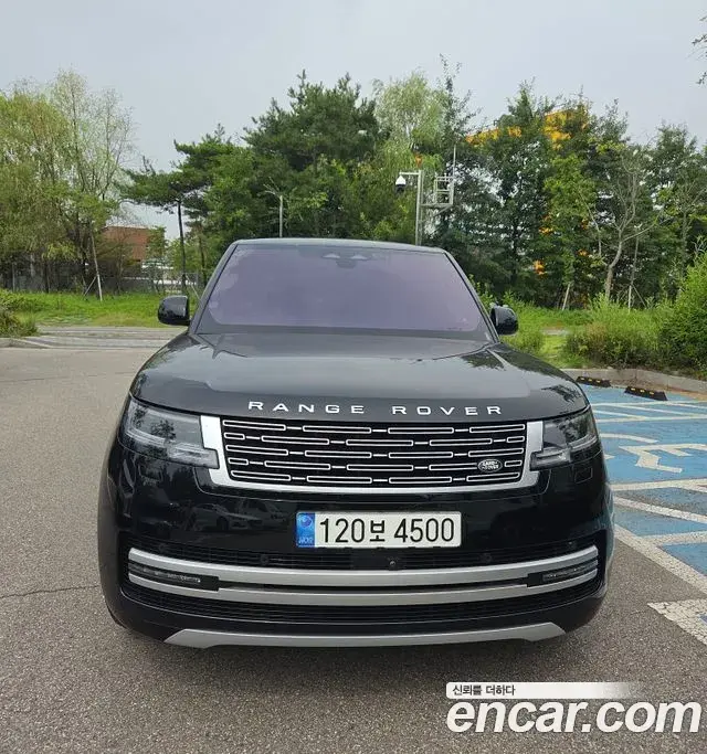 Land Rover Range Rover 2022 — Photo 8/14