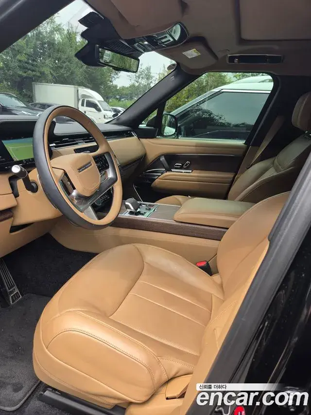 Land Rover Range Rover 2022 — Photo 13/14