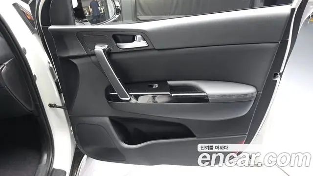 Kia Sportage The Bold 2019 — Photo 28/33