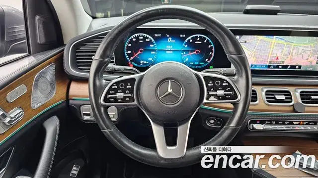 Mercedes-Benz GLE-Class 2019 — Фото 13/20