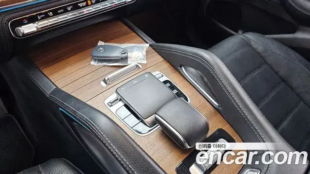 Mercedes-Benz GLE-Class 2019 — Фото 18/20