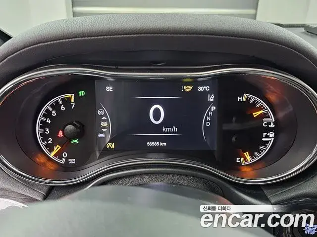 Jeep Grand Cherokee 2021 — Şəkil 14/20