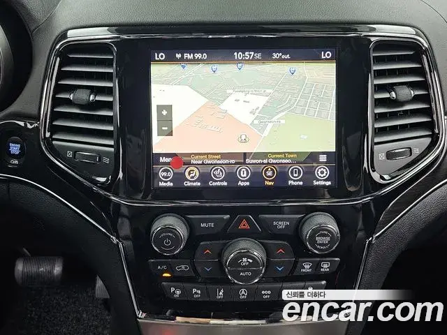 Jeep Grand Cherokee 2021 — Şəkil 18/20