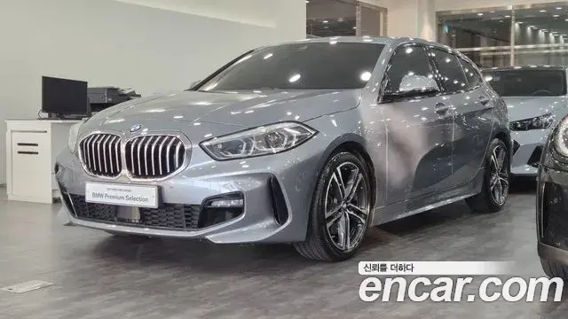 BMW 1 Series 2023 — Фото 9/18