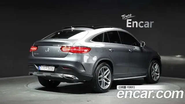 Mercedes-Benz GLE-Class 2018 — Фото 2/20