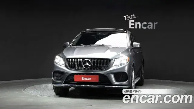 Mercedes-Benz GLE-Class 2018 — Фото 3/20