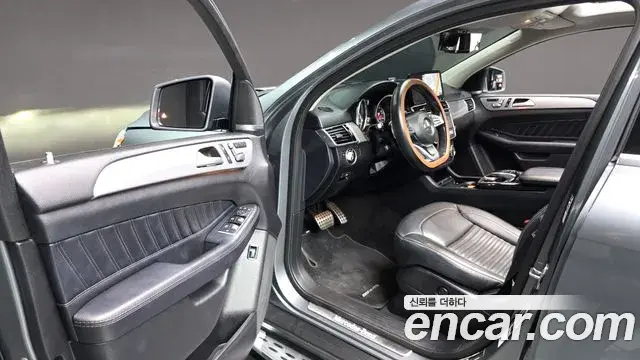 Mercedes-Benz GLE-Class 2018 — Фото 10/20