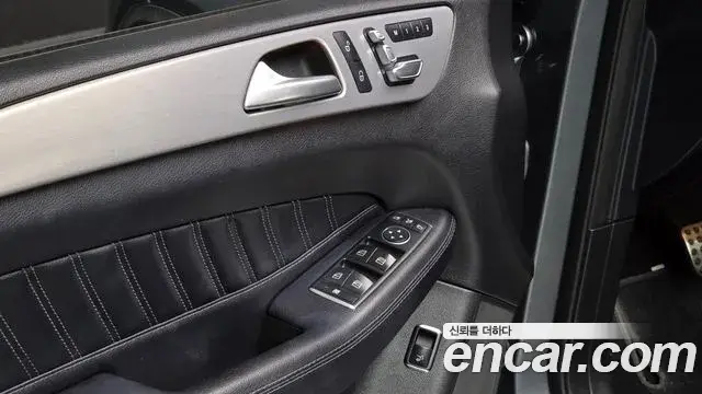 Mercedes-Benz GLE-Class 2018 — Фото 16/20