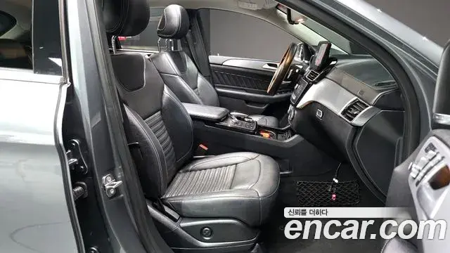 Mercedes-Benz GLE-Class 2018 — ფოტო 9/36