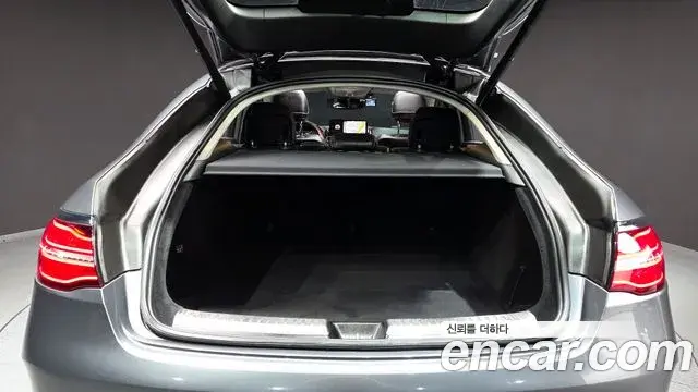 Mercedes-Benz GLE-Class 2018 — ფოტო 26/36