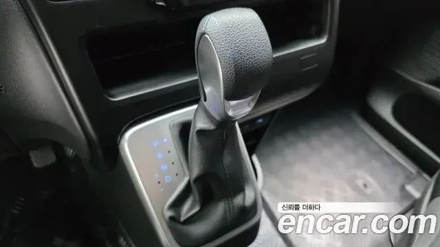 Hyundai Staria 2021 — Фото 9/20