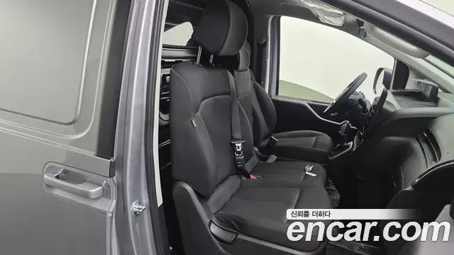 Hyundai Staria 2021 — Фото 11/20